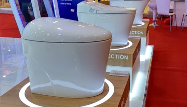 Hiện Đại Hóa Không Gian Phòng Tắm Với Bồn Cầu Điện Tử Viglacera