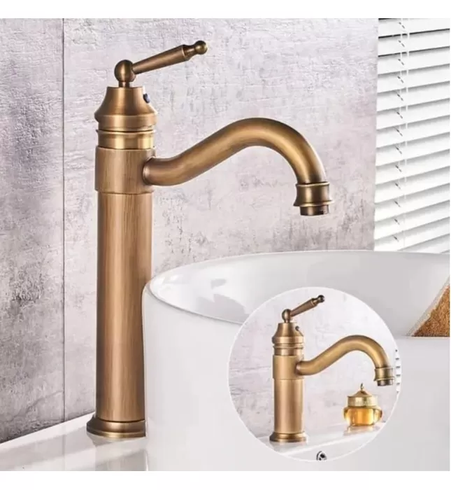 Vòi Lavabo Nóng Lạnh Màu Vàng Thân Cao CleanMax VDC323