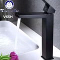 Vòi chậu rửa mặt đen cao 30cm Clean Max V65H
