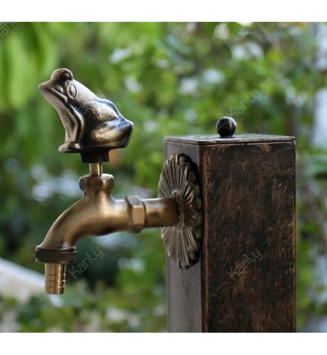 Vòi nước lạnh bằng đồng cổ gắn tường Kanly GCT02E 