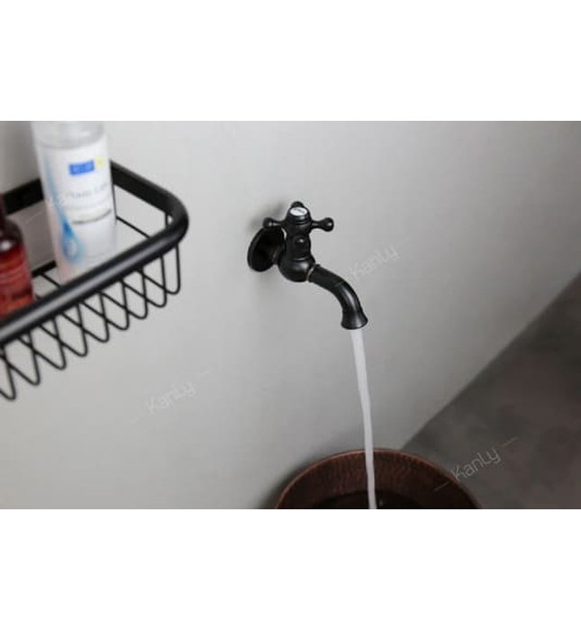 Vòi nước lạnh bằng đồng màu đen gắn tường Kanly GCT02B 