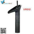 Vòi chậu nóng lạnh đồng thau màu đen Haduvico VR012