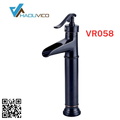 Vòi chậu nóng lạnh đồng thau màu đen Haduvico VR058