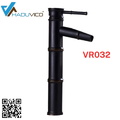 Vòi chậu nóng lạnh đồng thau màu đen Haduvico VR032