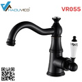 Vòi chậu nóng lạnh đồng thau màu đen Haduvico VR055