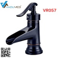 Vòi chậu nóng lạnh đồng thau màu đen Haduvico VR057