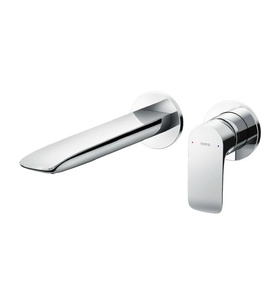 Vòi rửa mặt nóng lạnh gắn tường cao cấp TOTO TLG04310BB