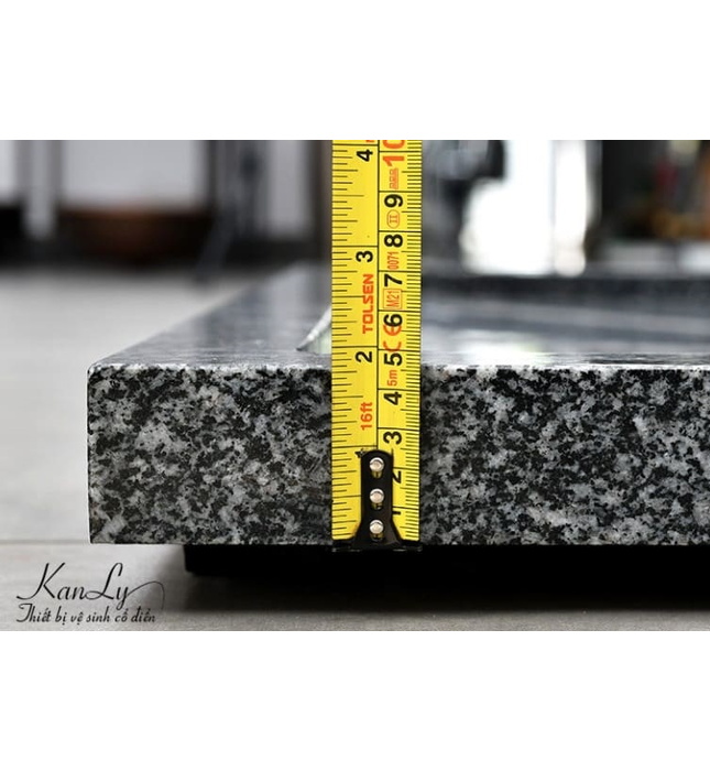Khay tắm đứng đá granite đen Sông Hinh Kanly STS02