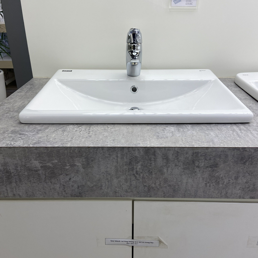 Chậu rửa mặt bàn đá dương vuông 1 lỗ Inax L-2397VFC