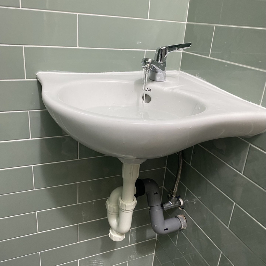 Lavabo chậu rửa mặt góc nhỏ đẹp Inax L-281V