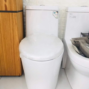 Bồn cầu liền khối nắp êm Penly 2 xả nhấn