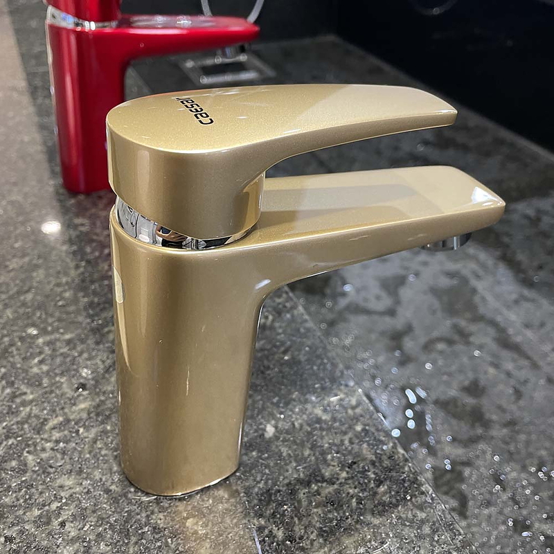 Vòi Lavabo Nóng Lạnh 1 Chân Màu Vàng Caesar B390CGU