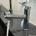 Vòi Lavabo Nóng Lạnh 1 Chân Dây  Rút Caesar B196C