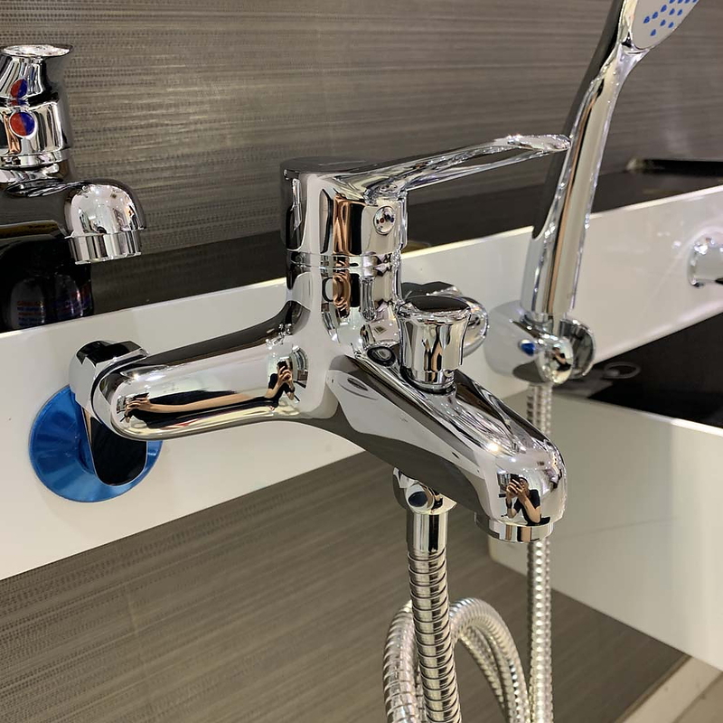 Sen Tắm Nóng Lạnh 1 Chế Độ Caesar S333C