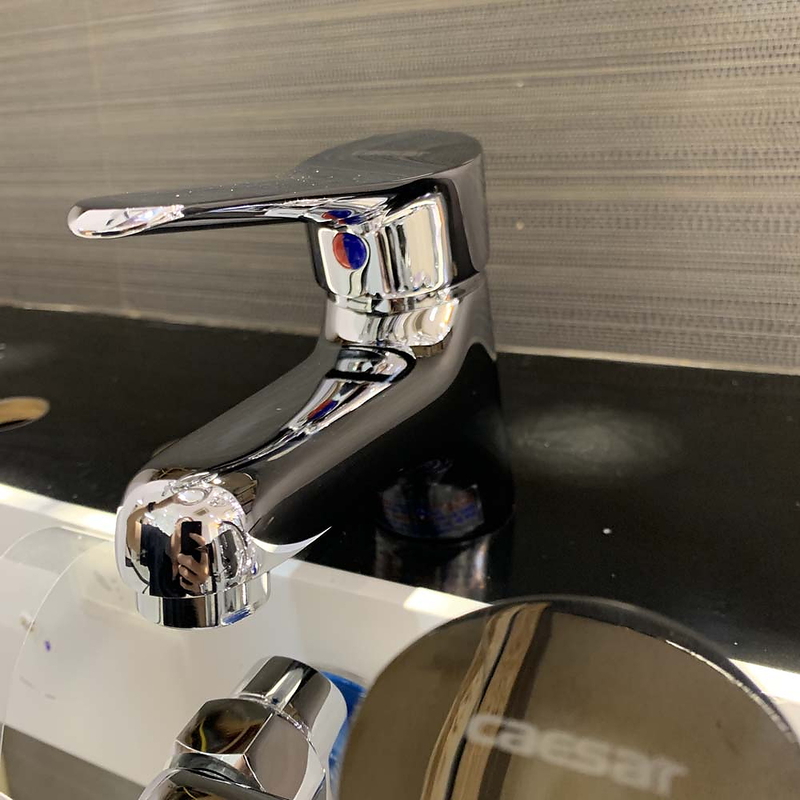 Vòi Lavabo Nóng Lạnh 1 Chân Caesar B330CU