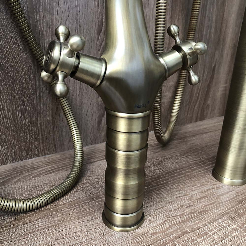 Vòi lavabo nóng lạnh bằng đồng cổ điển Kanly GCA10