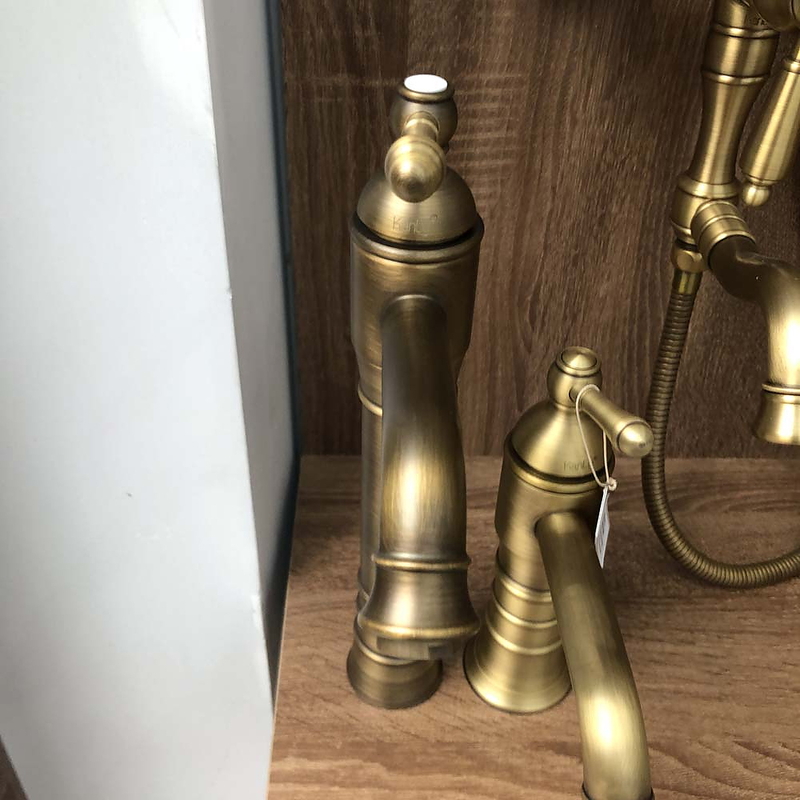 Vòi lavabo nóng lạnh bằng đồng cổ điển Kanly GCA13
