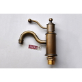 Vòi lavabo nóng lạnh bằng đồng cổ điển Kanly GCV08