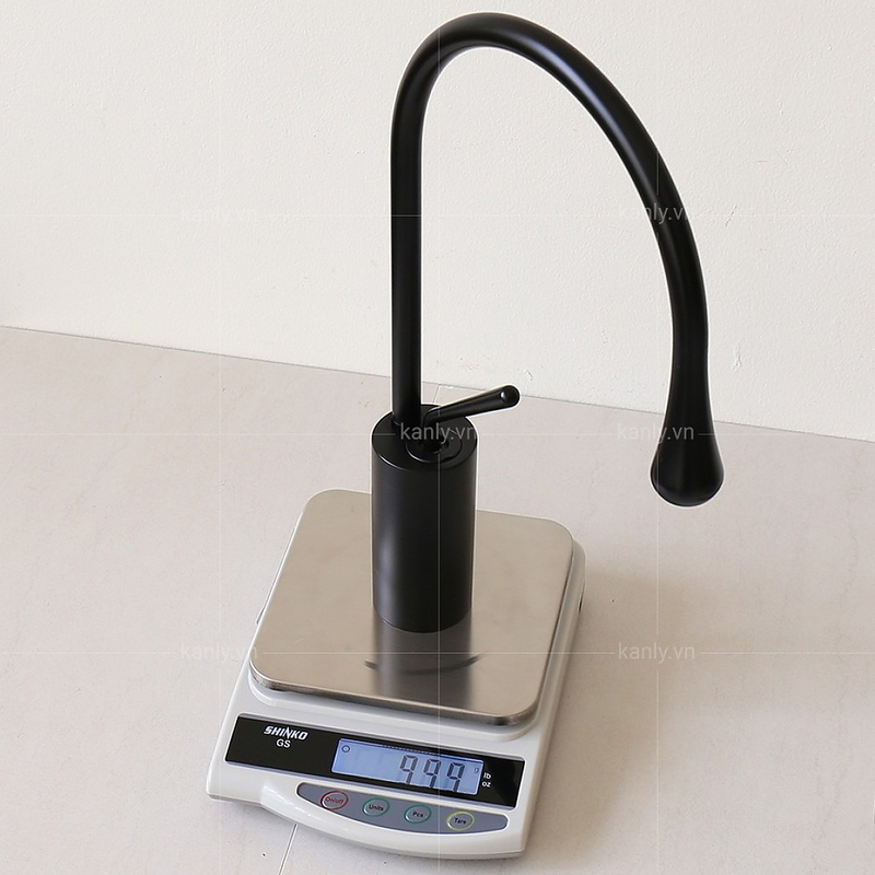 Vòi lavabo nóng lạnh màu đen thân cao Kanly GCC20B