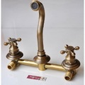 Vòi lavabo nóng lạnh âm tường bằng đồng cổ điển Kanly GCT08