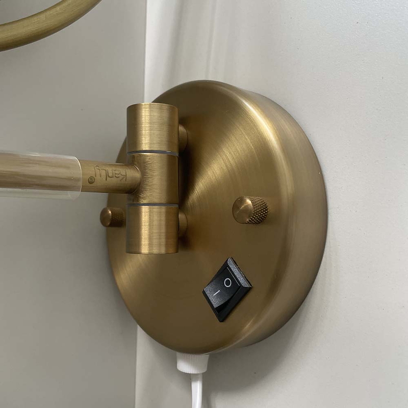 Gương gắn tường có đèn led khung bằng đồng Kanly GCK18L