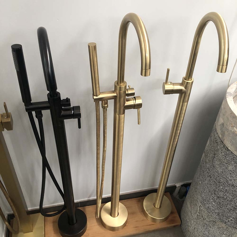Sen bồn tắm nóng lạnh đặt sàn bằng đồng cổ điển Kanly GCS06