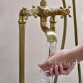 Sen bồn tắm nóng lạnh đặt sàn bằng đồng cổ điển Kanly GCS09