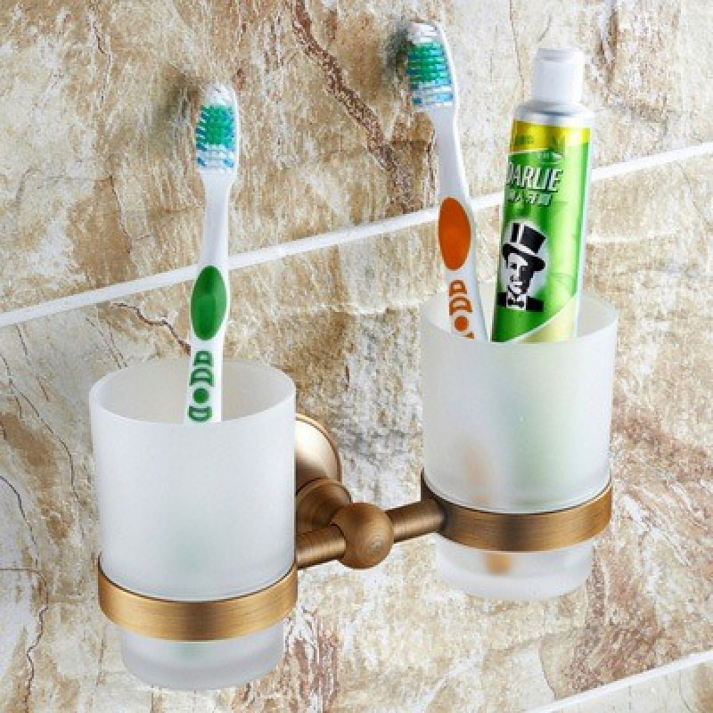 Ly đựng bàn chải đôi Kanly GCK08