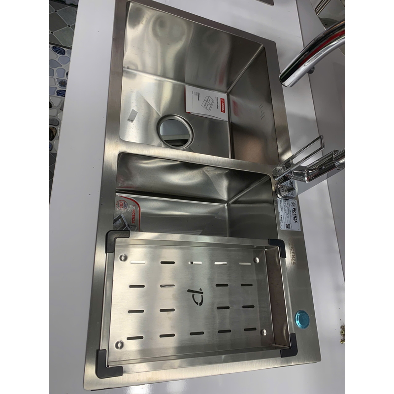 Chậu rửa bát inox 304 2 hố lệch Picenza HM 8245-615