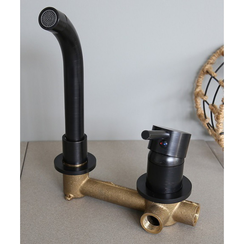 Vòi chậu lavabo nóng lạnh gắn tường Kanly GCT04B