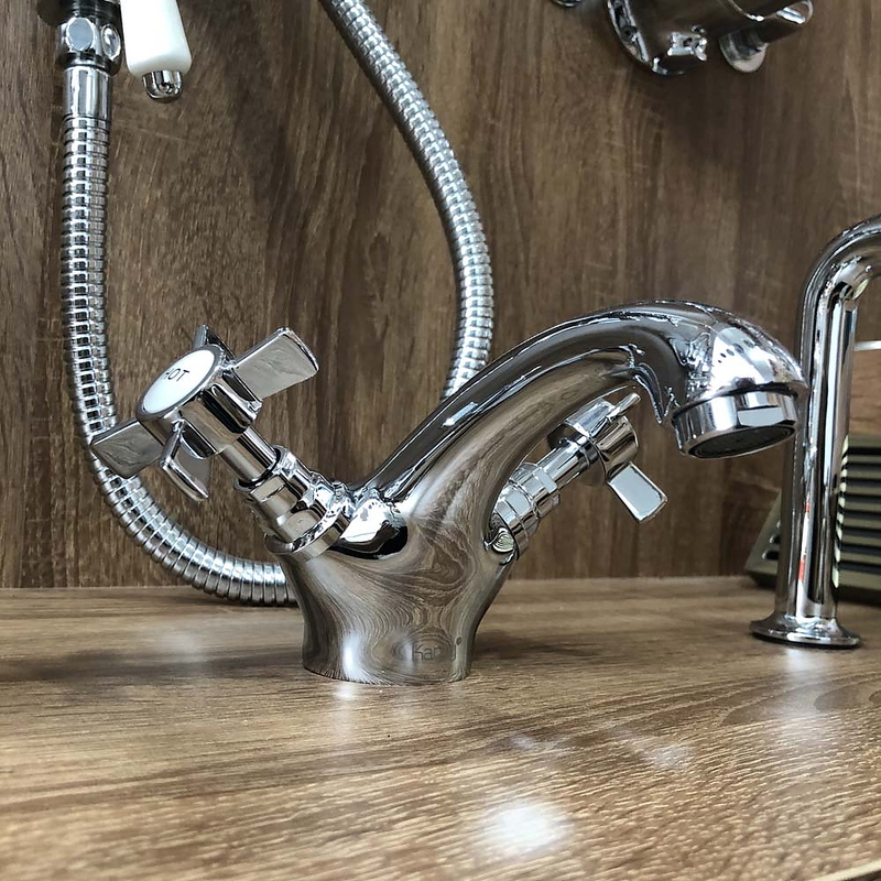 Vòi chậu lavabo nóng lạnh mạ chrome Kanly CHV05