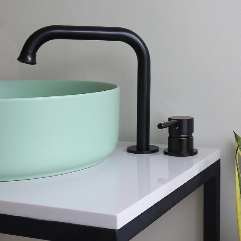 Vòi lavabo nóng lạnh màu đen âm bàn Kanly GCC41B