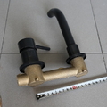 Vòi chậu lavabo nóng lạnh gắn tường Kanly GCT04B