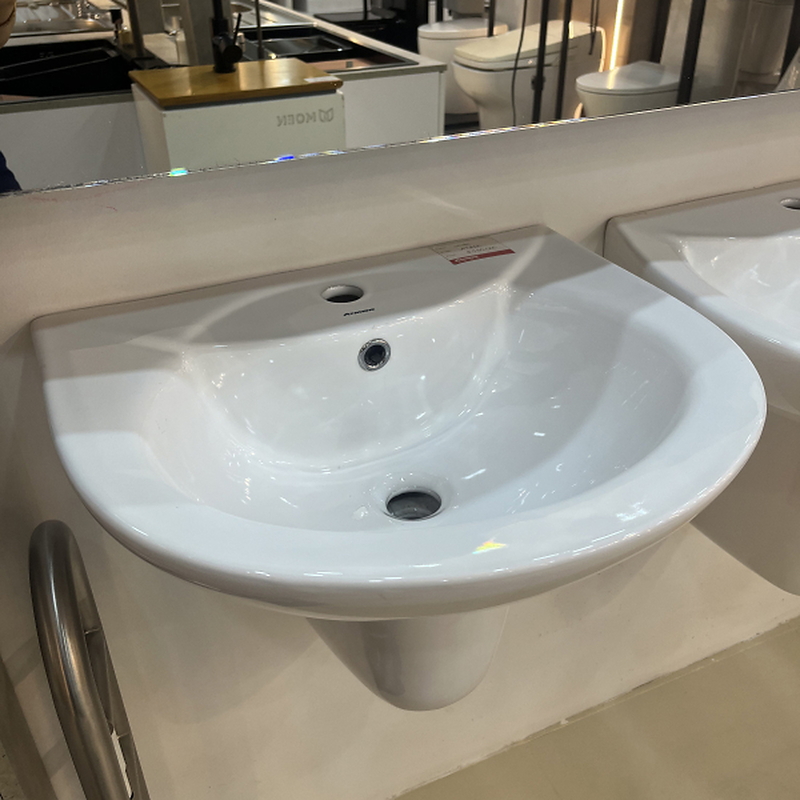 Chậu lavabo treo tường chân lửng ATMOR AT212