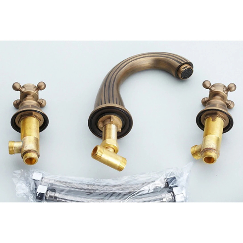 Vòi lavabo nóng lạnh bằng đồng 3 lỗ Kanly GCB03