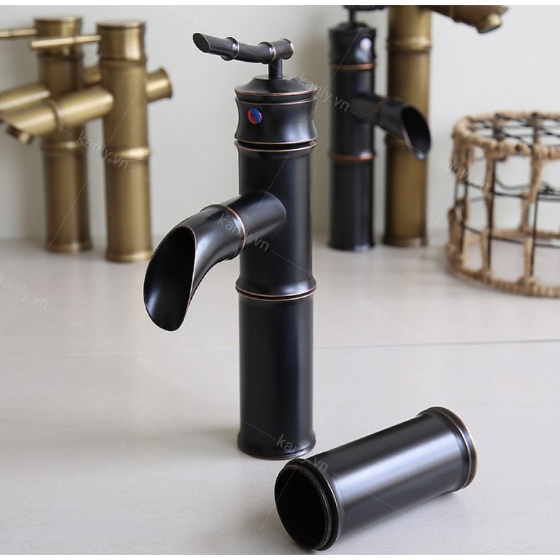 Vòi lavabo nóng lạnh màu đen hình ống tre Kanly GCV02B 