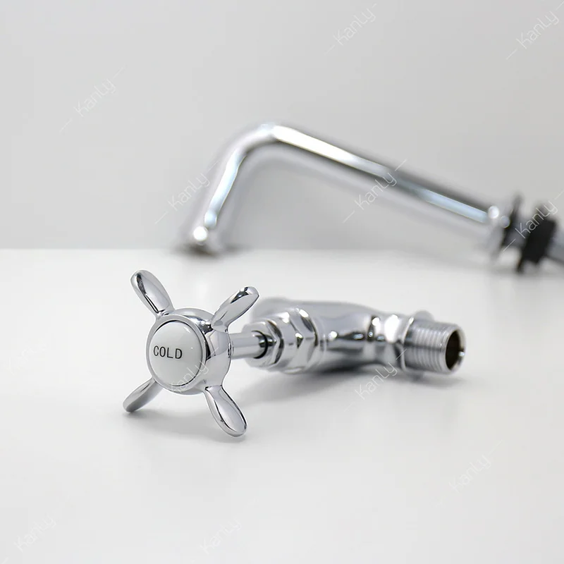 Vòi nước lạnh bằng đồng gắn tường mạ chrome Kanly CHT01 