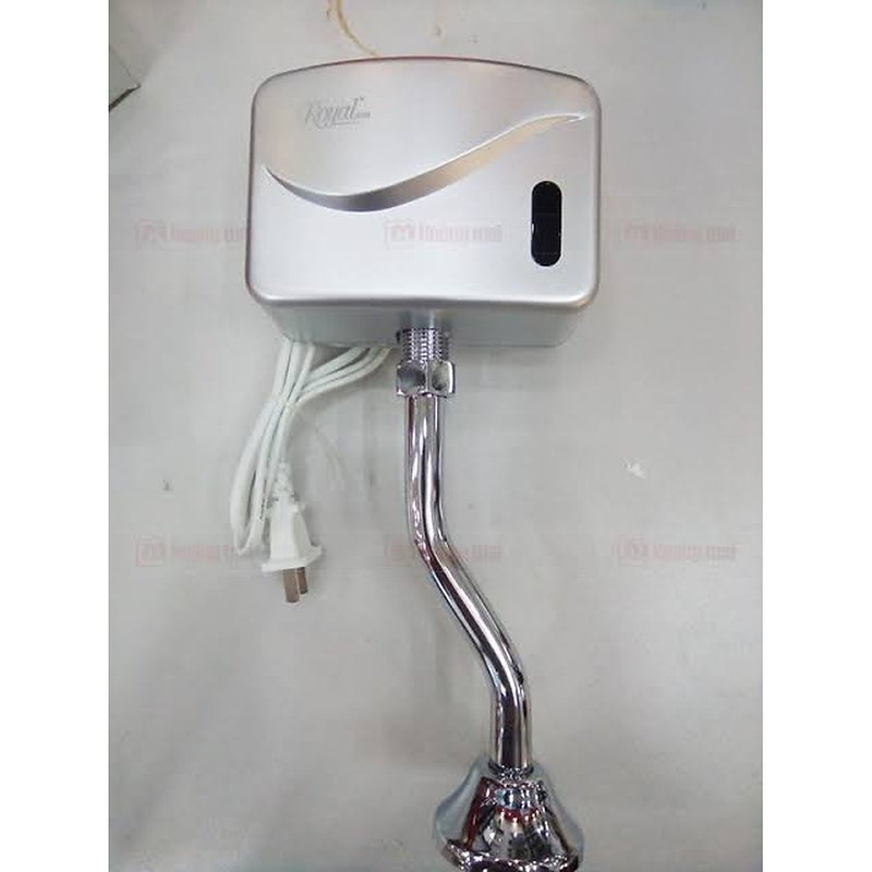 Van xả tiểu cảm ứng Royal Join RA-235 dương tường dùng pin điện