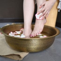 Lavabo ngâm chân