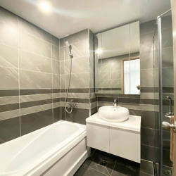 Thiết bị vệ sinh Caesar tại Cầu Giấy, Hà Nội  