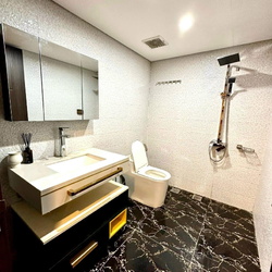 Thiết bị vệ sinh Roca giá rẻ tại quận Hoàn Kiếm, Hà Nội