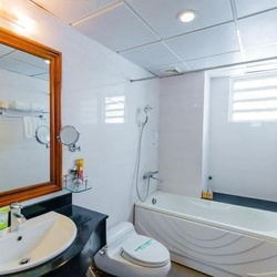 Thiết bị vệ sinh Roca giá rẻ tại quận Ba Đình, Hà Nội 