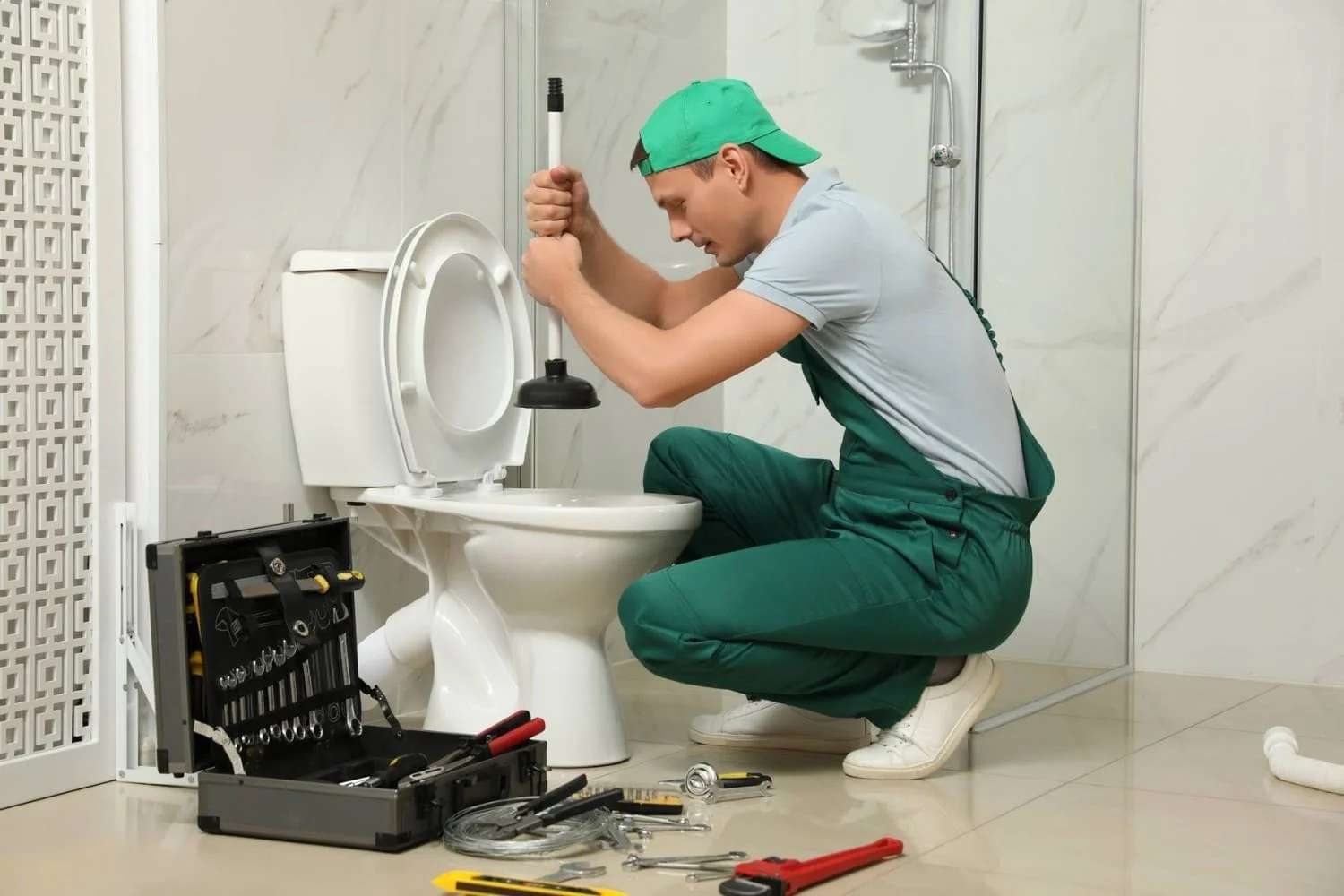 Sử dụng pitong thông tắc bồn cầu