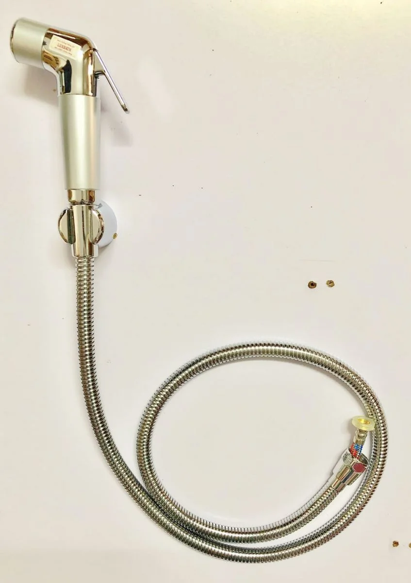  Vòi xịt 3 khúc dây rút chịu áp Luxbath Lux251A