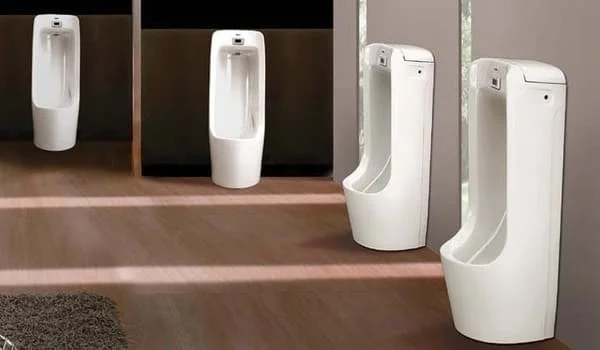 Bồn tiểu cảm ứng đặt sàn Viglacera TD4