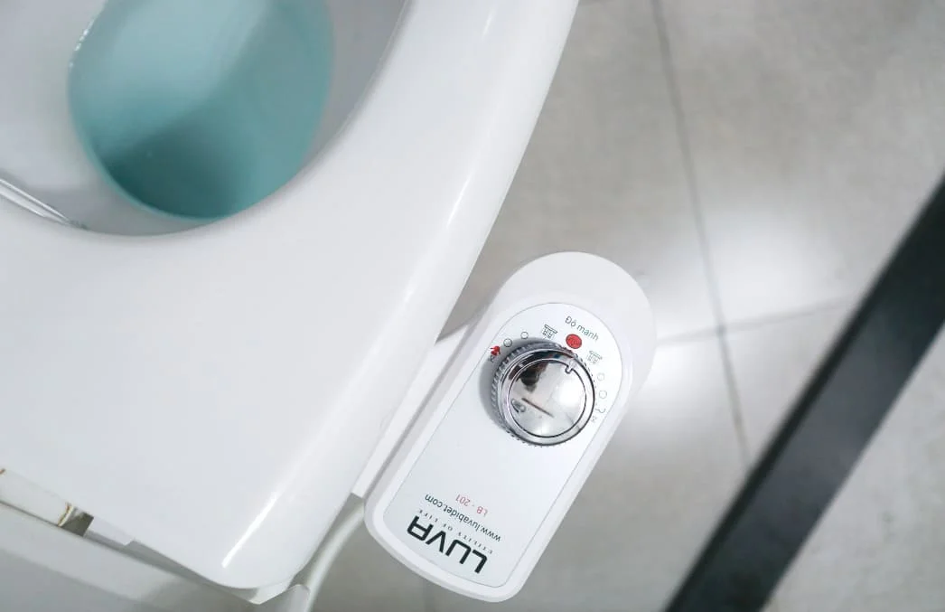 Vòi Rửa Vệ Sinh Thông Minh LUVA BIDET LB201