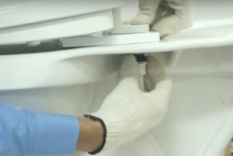 vòi xịt vệ sinh thông minh Luva Bidet