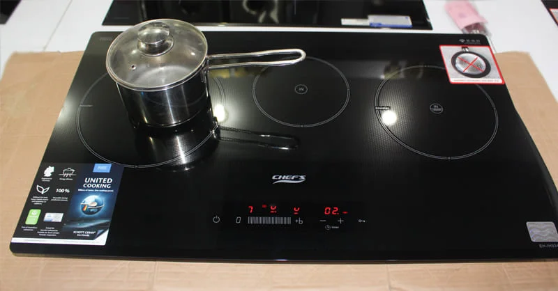 Bếp điện từ 3 vùng nấu Chefs EH-IH534