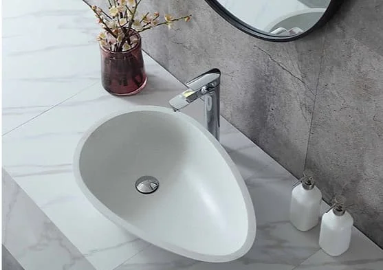 chau-rua-lavabo-dat-ban-clara-cb-1157-mau-trang
