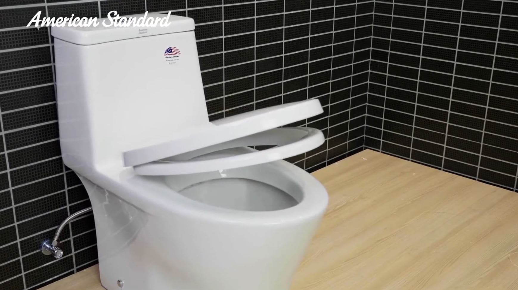 bàn cầu một khối American Standard VF-2530